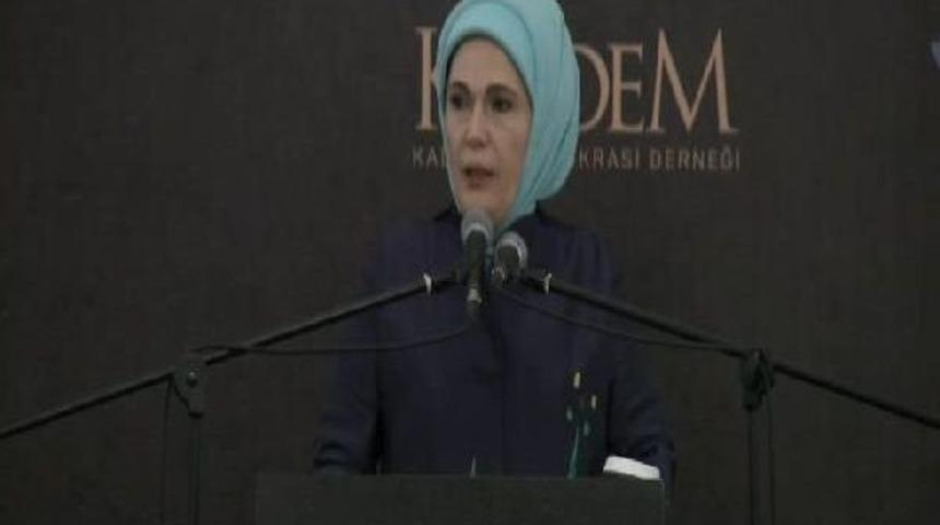Emine Erdoğan: Kızlarımızın Yeri Yalnızca Ve Yalnızca Okuldur