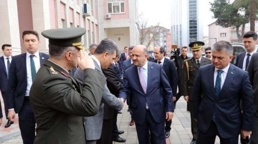 Bakan Işık: T&uuml;rkiye'nin &Ouml;nceliği M&uuml;nbi&ccedil;'tir