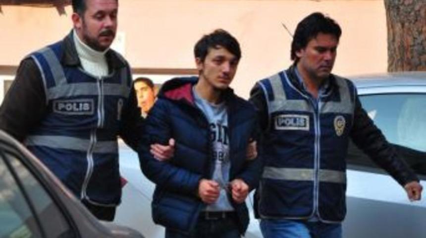 Manisa'da Bı&ccedil;aklı Kavga: 1 &Ouml;l&uuml;, 1 Yaralı (2)