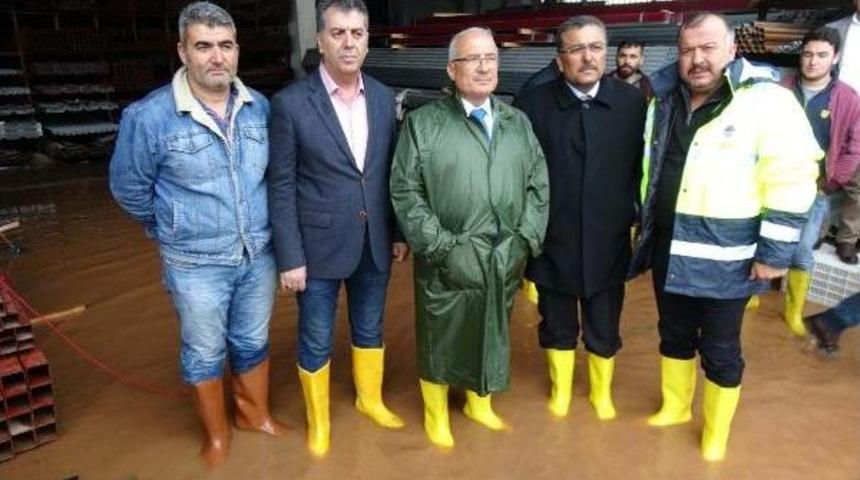 Mersin'de Şiddetli Yağış Nedeniyle Okullar Tatil Edildi (3)