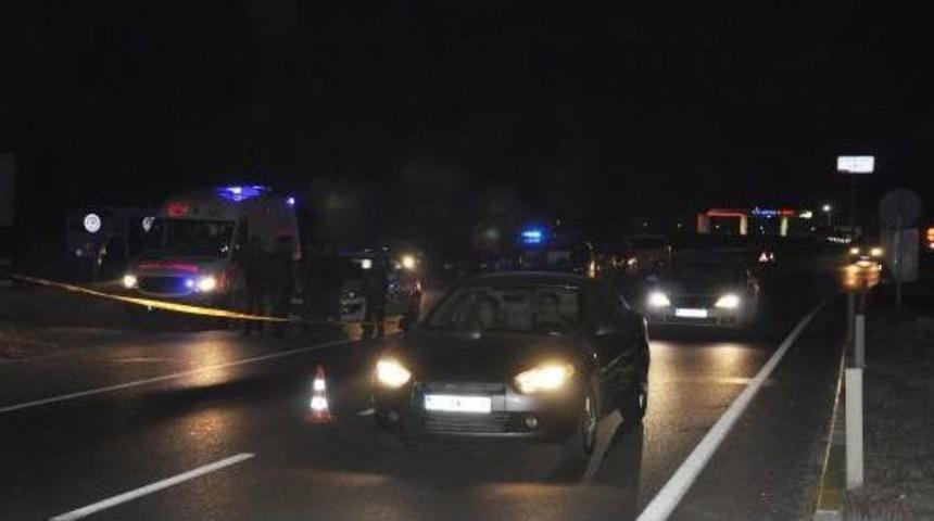 Yol Kenarında &Ouml;l&uuml; Olarak Bulundu