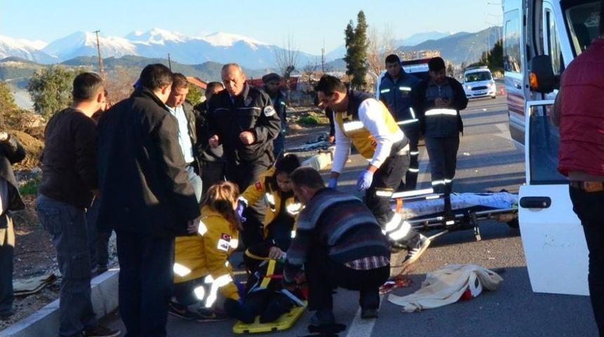 Antalya&rsquo;da Trafik Kazası: 1 &Ouml;l&uuml;, 3 Yaralı