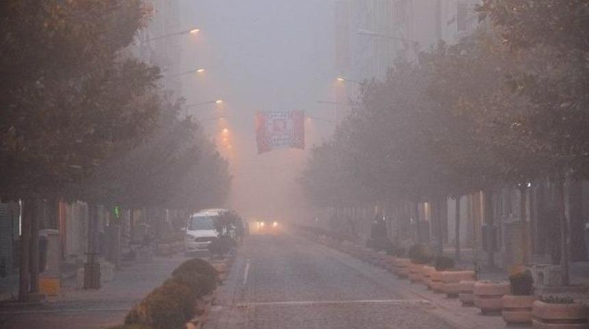 Balıkesir&rsquo;de Yoğun Sis Hayatı Olumsuz Etkiledi