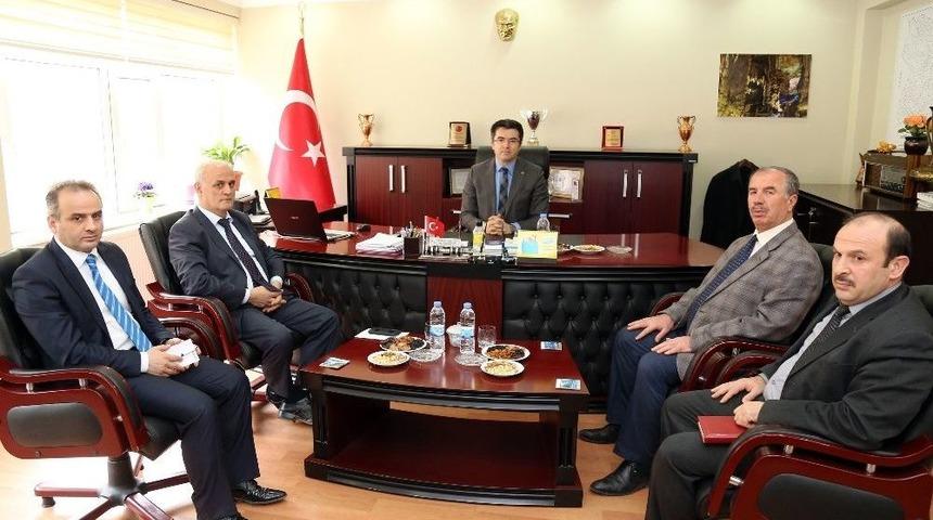 Vali Okay Memiş&rsquo;ten &Ouml;zel İdare&rsquo;de Yatırım Değerlendirme Toplantısı