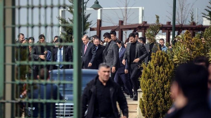 Cumhurbaşkanı Erdoğan Cuma Namazını &Uuml;sk&uuml;dar Hz. Ali Camii&rsquo;nde Kıldı