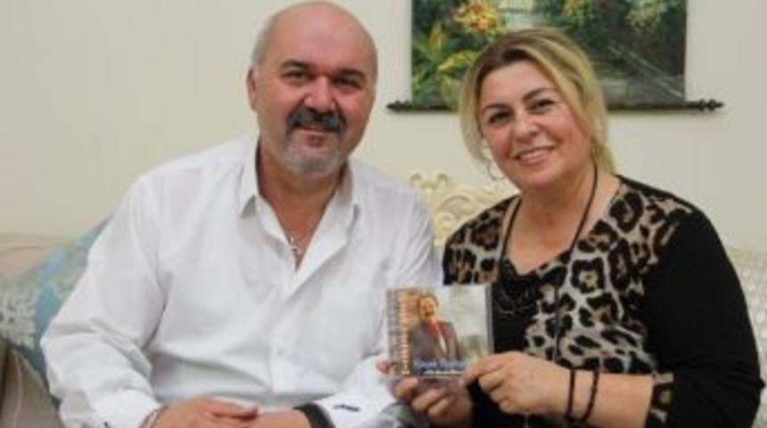 &Ouml;ğretmenler G&uuml;n&uuml;nde &Ouml;ğretmenine Alb&uuml;m&uuml;n&uuml; Hediye Etti