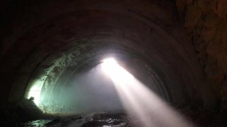 Ferhat Tüneli’nde Işık Göründü