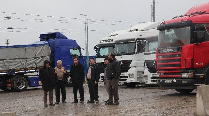İskenderun Limanında Tır Şof&ouml;rlerinin Tuvalet İsyanı