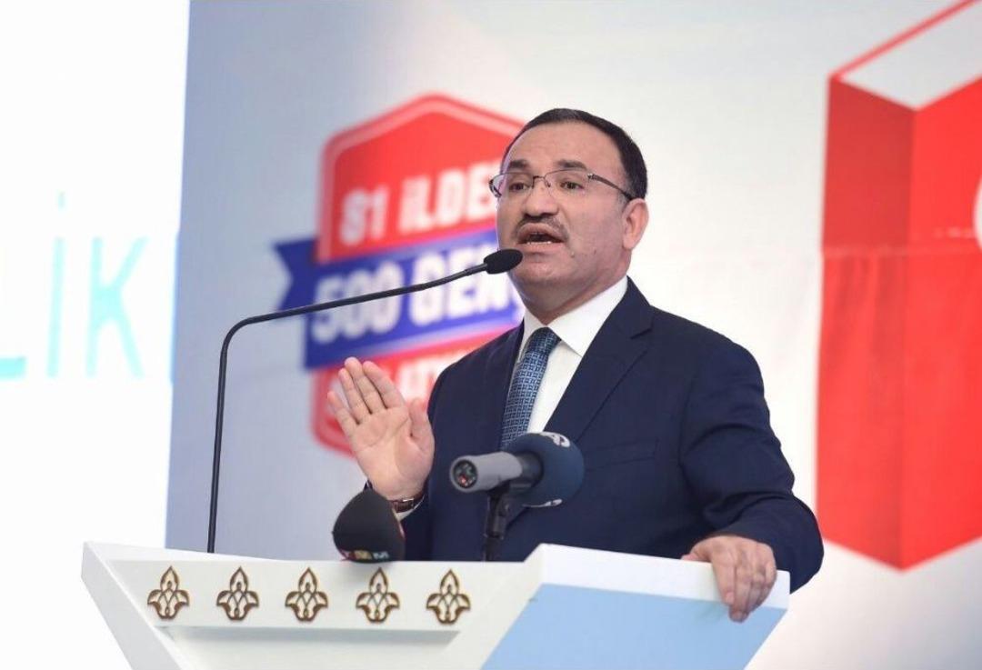 Bakan T&uuml;fenkci: &ldquo;şeytan Taşlamaktan Kabe&rsquo;yi Tavaf Edemedik&rdquo;