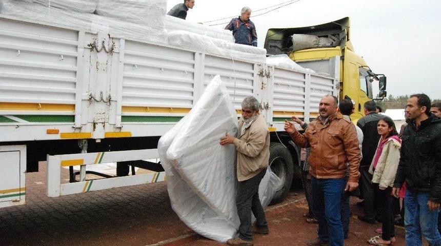 Afad Depremzedelere Yatak Dağıttı