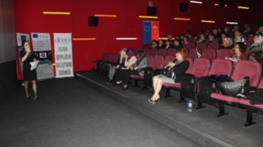 Kadınlar Şiddetle Mücadele Günü’nde Töre Filmi İzledi
