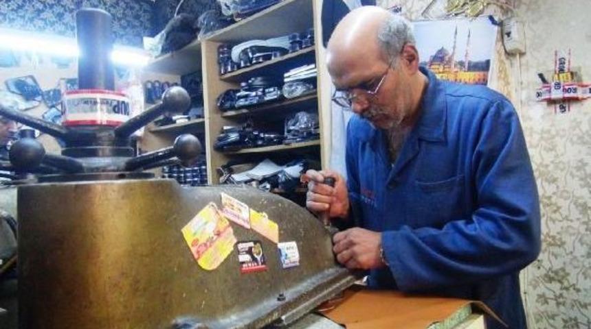 Hatay'da Günde 50 Bin Çift Ayakkabı Hedefi