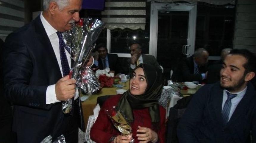 Edremit İl&ccedil;e Milli Eğitim M&uuml;d&uuml;rl&uuml;ğ&uuml;nden &Ouml;ğretmenler G&uuml;n&uuml; Programı