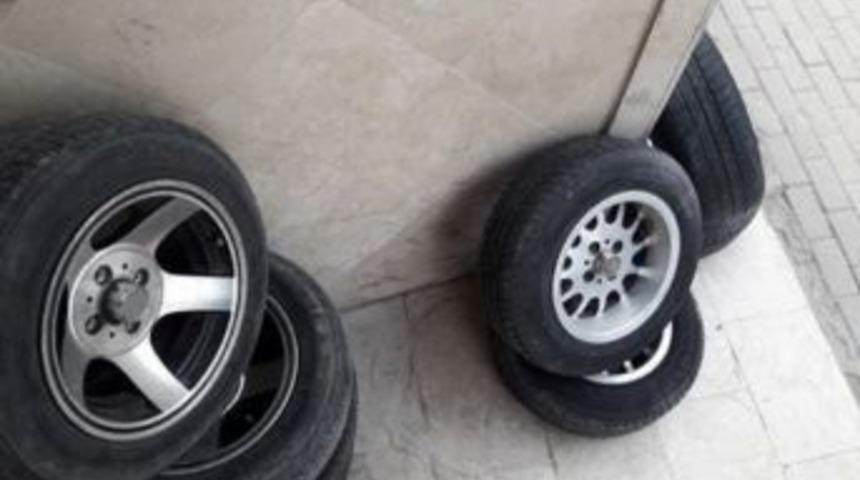 Denizli&rsquo;de Televizyon Ve Ara&ccedil; Lastiği Hırsızları Yakalandı