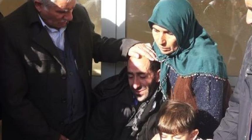 Doğumda &Ccedil;ocuğu Ile Birlikte &Ouml;ld&uuml;