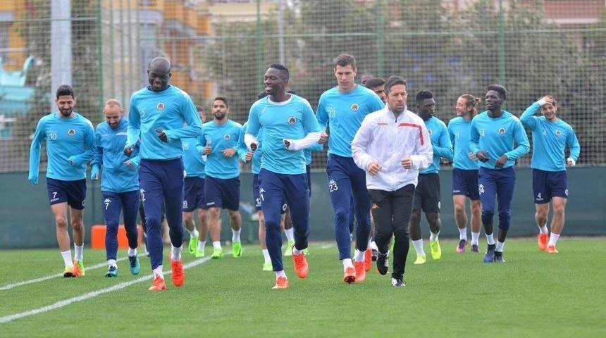 Aytemiz Alanyaspor&rsquo;da, Medipol Başakşehir Hazırlıkları S&uuml;r&uuml;yor