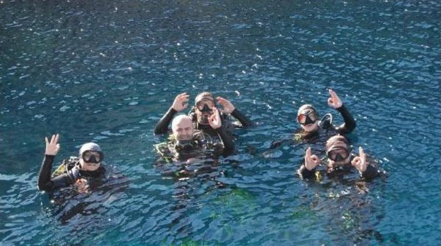 Kaş'ta D&ouml;rt Mevsim Dalış