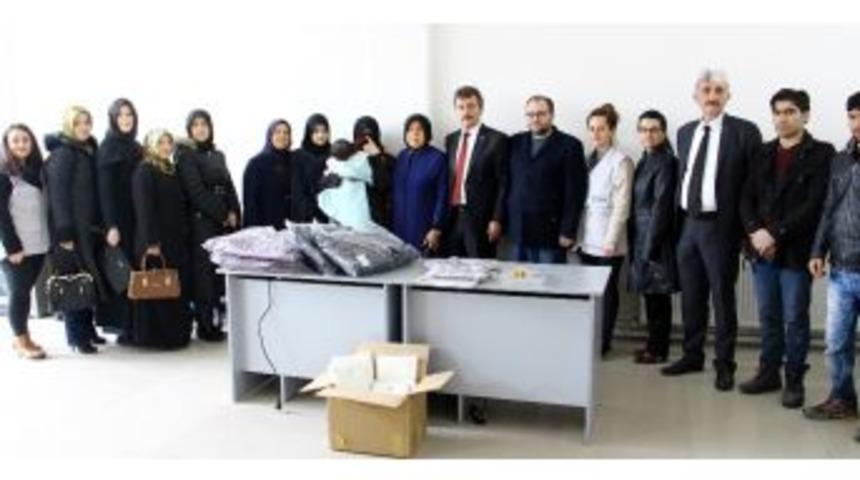 Ak Partili Hanımlardan Suriyeli M&uuml;ltecilere Yardım