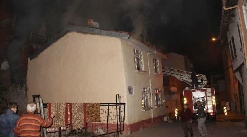 Osmaneli’de Ev Yangını