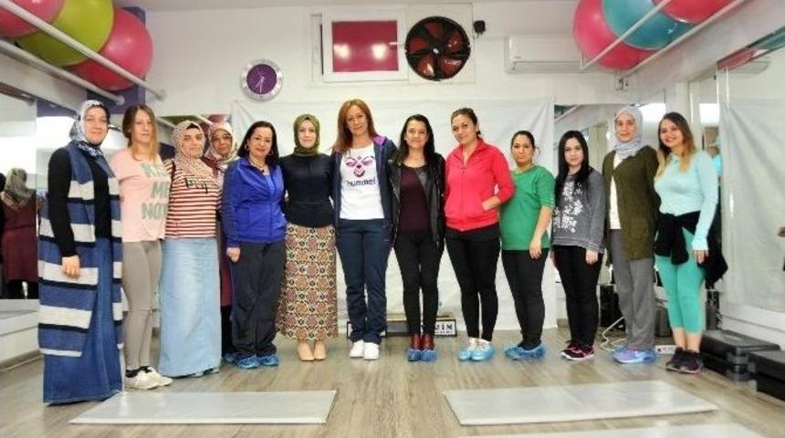 Karag&ouml;z: &ldquo;pop&uuml;ler Diyetler &Ouml;l&uuml;me G&ouml;t&uuml;r&uuml;yor&rdquo;