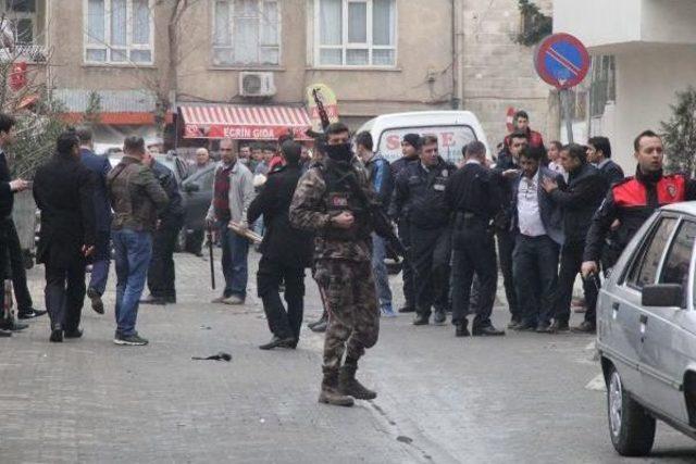 Bakan Yılmaz’In Korumaları Silahlı Kavgaya Müdahale Etti