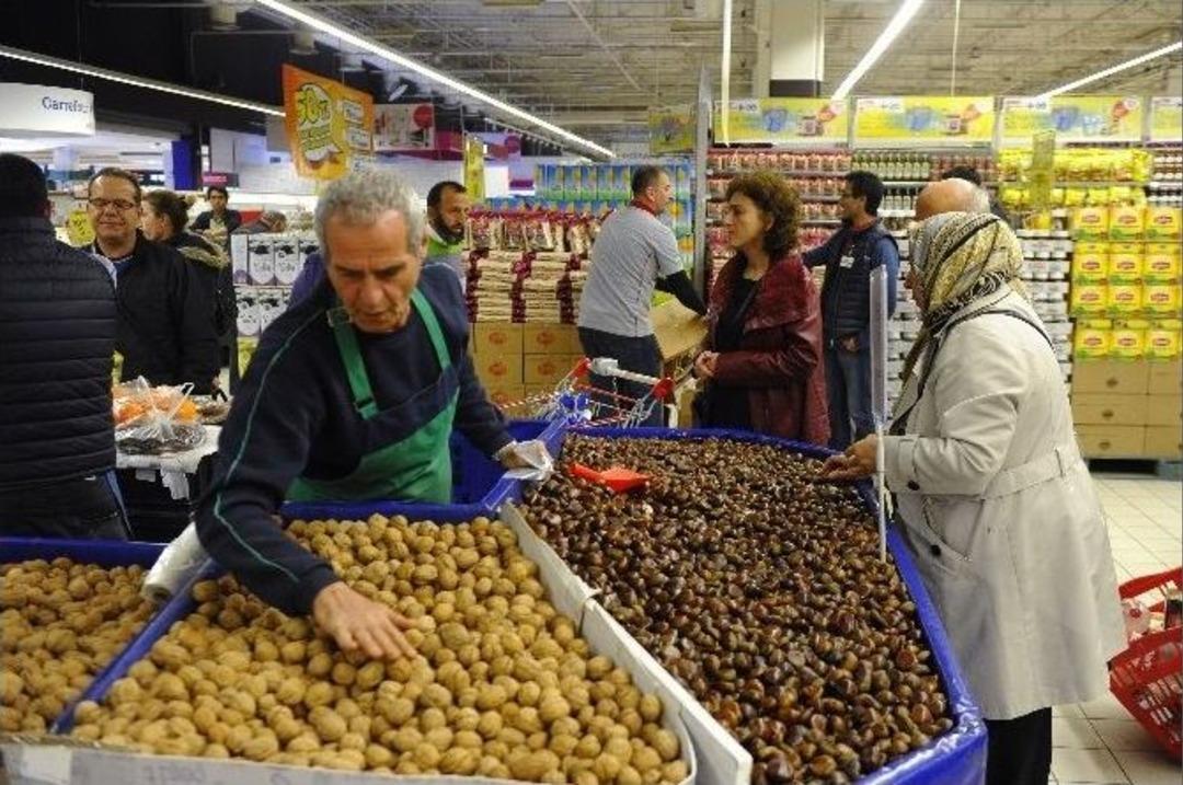 Carreffoursa&rsquo;nın Fırsat Gecesinde Raflar Boşaldı