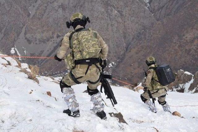 Tunceli Aliboğazı'nda Pkk'ya Ait 13 Sığınak Ve 3 Mağara Bulundu