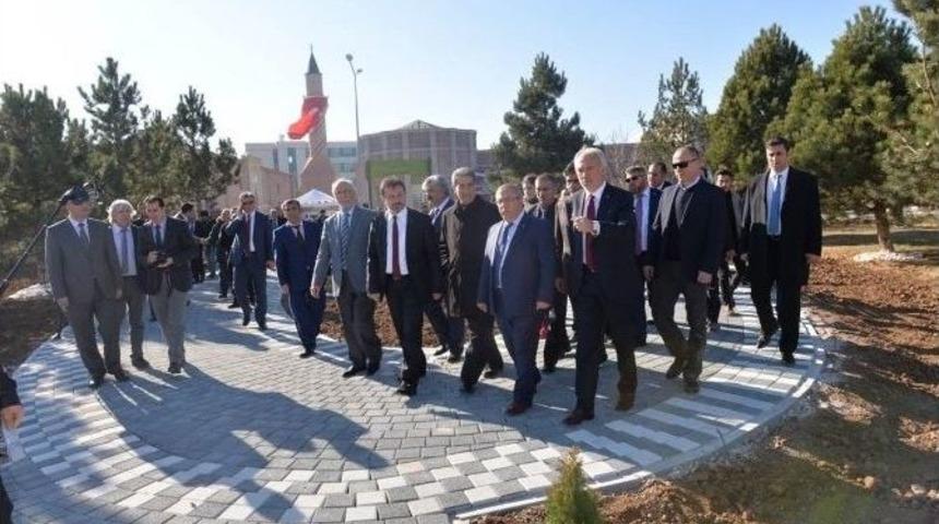 K&uuml;tahya&rsquo;ya Şehitler Parkı Ve K&uuml;lliyesi