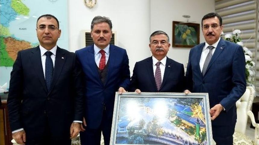 Milli Eğitim Bakanı İsmet Yılmaz B&uuml;y&uuml;kşehir Belediyesini Ziyaret Etti