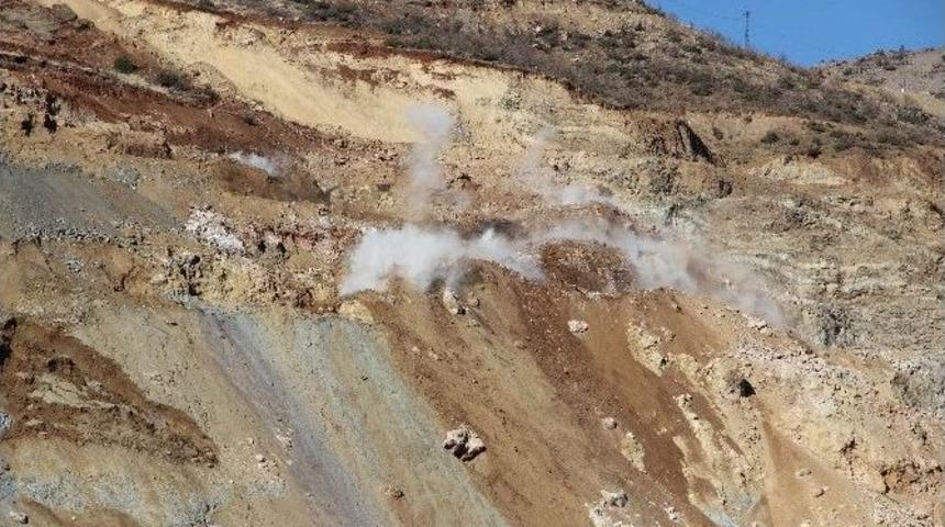 Madencilerin Arama &Ccedil;alışmalarında Dinamit Kullanıldı