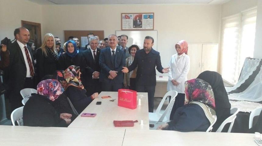 İzmit&rsquo;in En B&uuml;y&uuml;k Mahalle Konağı Hizmete A&ccedil;ıldı