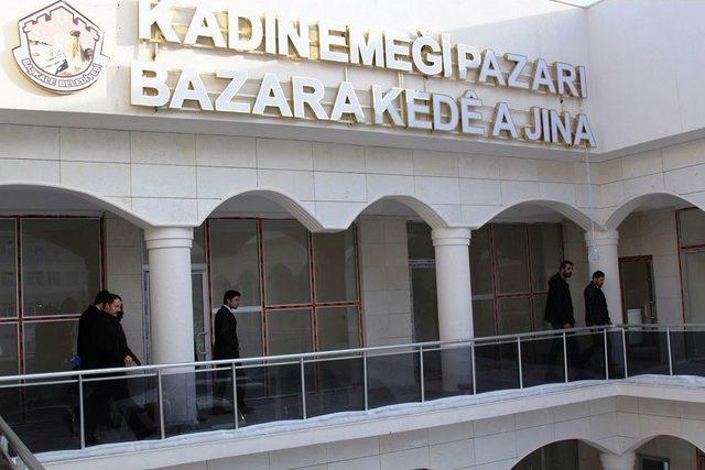 Başkan Vekili Öztürk’ten Kadın El Emeği Pazarına Ziyaret