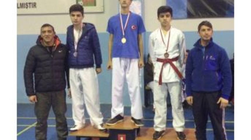 Gen&ccedil; Karateciler Hedef B&uuml;y&uuml;tt&uuml;