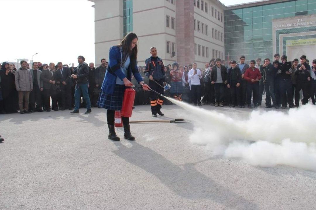 Afete Hazır Okul Eğitimleri Devam Ediyor