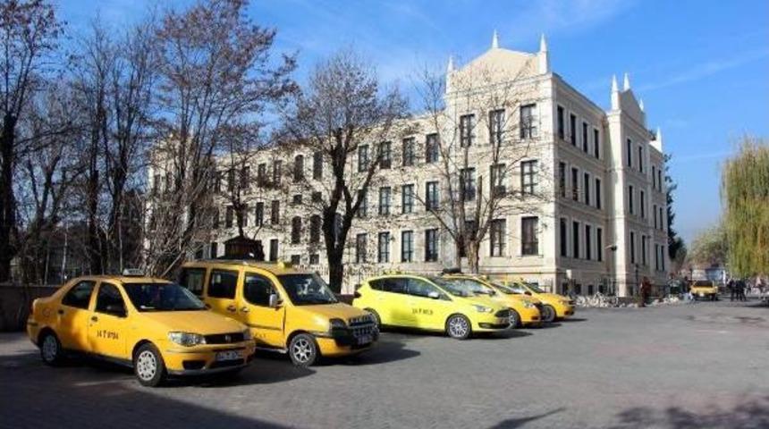 Adana'daki Patlamadan Sonra Bolu Valiliği Yanındaki Otopark Kapatıldı