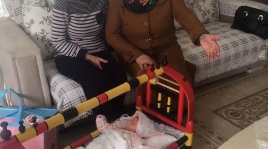 Hoş Geldin Bebek Ekibi, K&ouml;rfez&rsquo;de Ailelerin Evlerine Konuk Oluyor