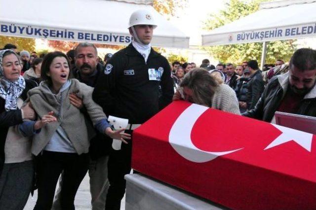 Adana'daki Bombalı Saldırı Şehidinin Babası: Oğlum Ile Gurur Duyuyorum