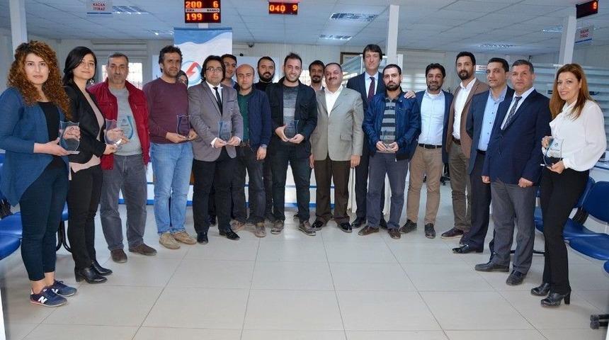 Dicle Elektrik Dağıtım&rsquo;dan Mhm &Ccedil;alışanlarına Plaket