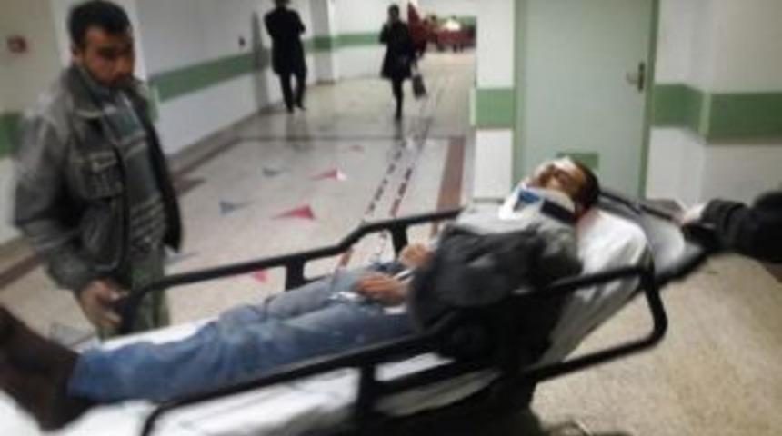 İnşaatta Başına Kalas D&uuml;şen Iş&ccedil;i Yaralandı