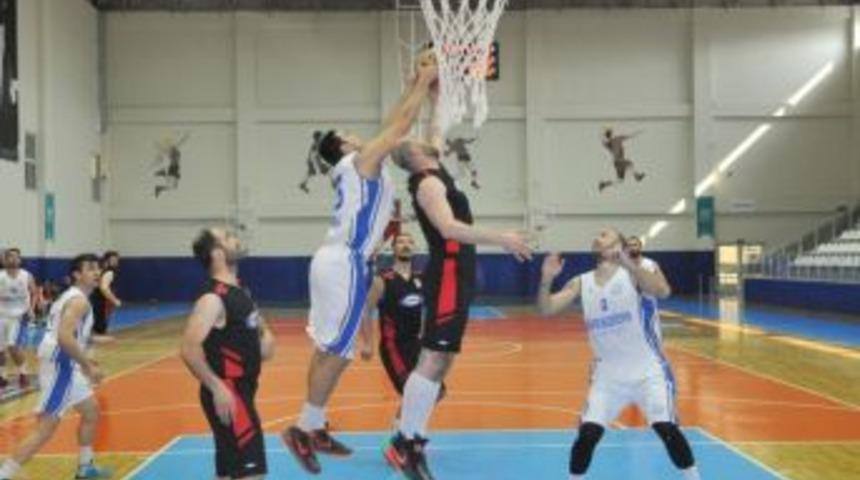 Nilüfer Potada Yüzleri Güldürüyor