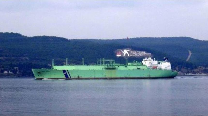 &Ccedil;anakkale Boğazı'nda Doğalgaz Tankeri Ge&ccedil;erken &Ouml;nlem Alındı