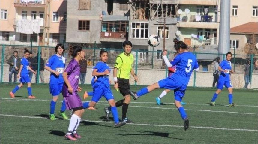 Hakkari G&uuml;c&uuml; Spor, Diyarbakır Spor Berabere Kaldı