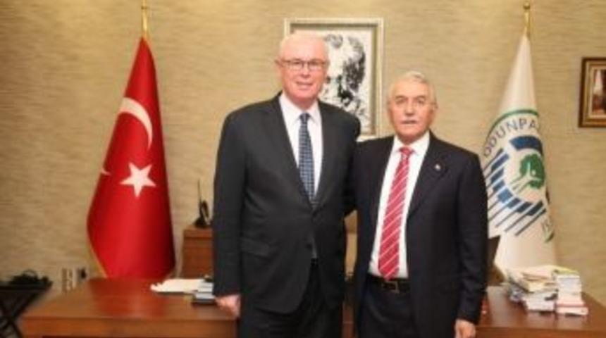 Başkan Kurt İle Rekt&ouml;r G&ouml;nen Bir Araya Geldi