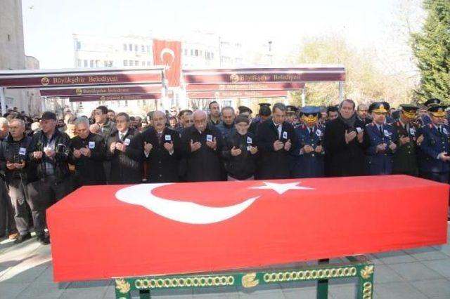 Minik Fatih, Şehit Babasını El Sallayarak Uğurladı