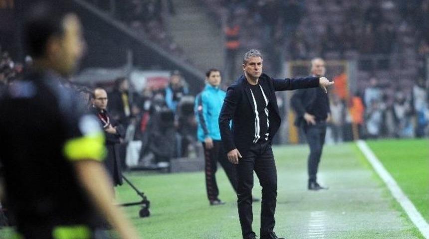 Hamzaoğlu, Bursaspor&rsquo;daki 9. Mağlubiyetini Aldı