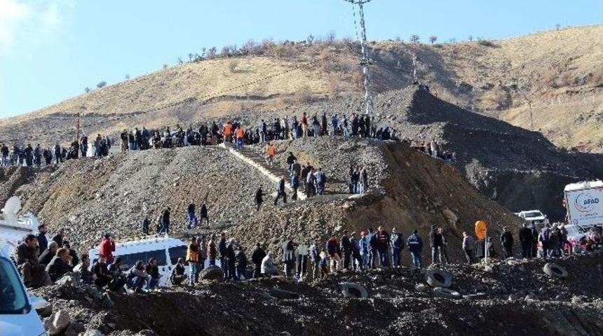 Emine Erdoğan Maden B&ouml;lgesinden Ayrıldı