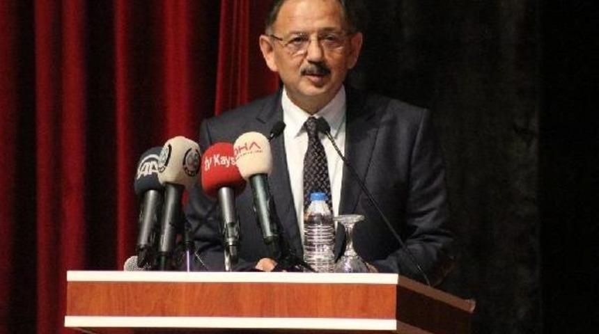 Bakan Özhaseki, Ömer Halisdemir'in Kabrini Ziyaret Etti (2)