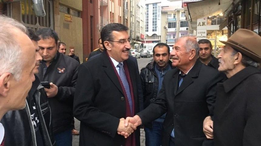 Bakan T&uuml;fenkci&rsquo;den Esnaf Ziyareti