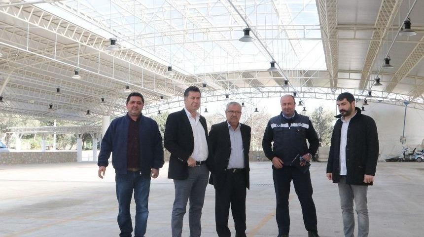 Başkan Kocadon, Bitez Yeni Pazar Yerini Gezdi