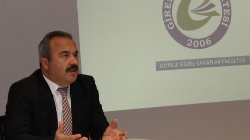 Rekt&ouml;r Coşkun &rsquo;g&uuml;zel Sanatlar&rsquo;ı Konuştu